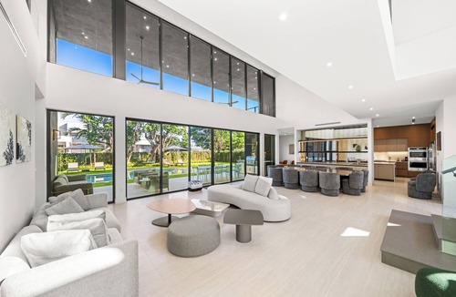 North Miami Beach House | Villa Onyx, a modern oasis.