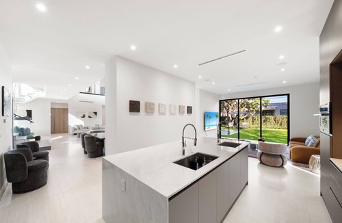North Miami Beach House | Villa Onyx, a modern oasis.