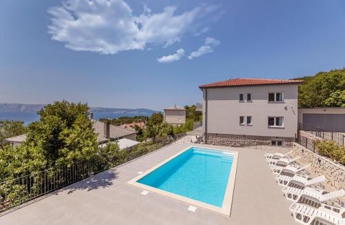 Povile Villa | Villa Opera