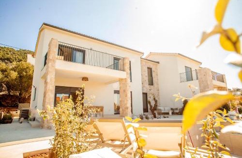 Banjol Villa | Villa Orkula Rab with Heated Pool, Gym & Sea View