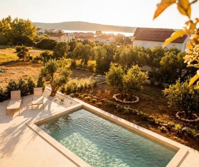 Banjol Villa | Villa Orkula Rab with Heated Pool, Gym & Sea View