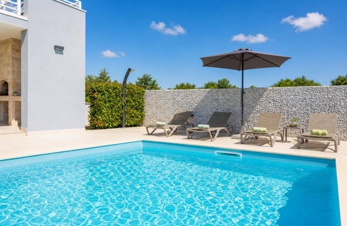 Svetvincenat Villa | Villa Ovis - Three Bedroom Villa, Sleeps 8