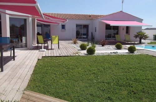 L'Echardiere Villa | Villa Oyala with heated pool, spacious and