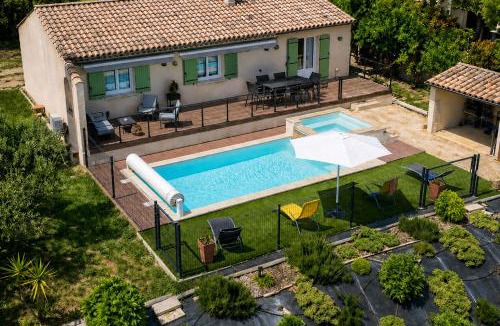 Montaren-et-Saint-Mediers Villa | Villa Piscine vue dégagée