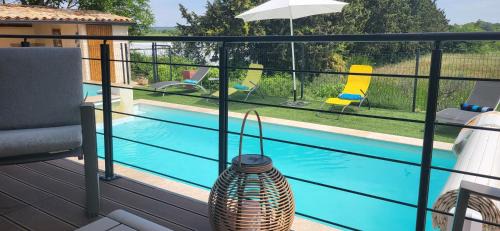 Montaren-et-Saint-Mediers Villa | Villa Piscine vue dégagée