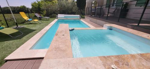 Montaren-et-Saint-Mediers Villa | Villa Piscine vue dégagée