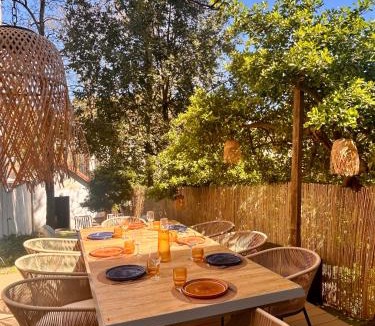 La Baule-Escoublac Villa | Villa Pacis rénovée - Face mer La Baule -15 pers - 5 suites avec SDB -Terrasse & BBQ sous les pins