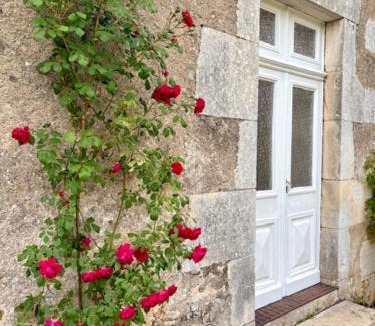 Montbron House | Villa Paignon Gite