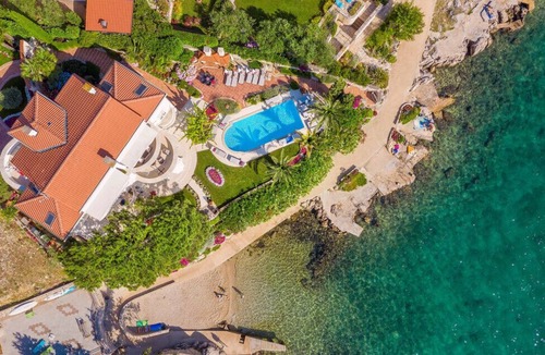 Vantacici Apartment | Villa Palace Clara Apartment 1 island Krk by Villa