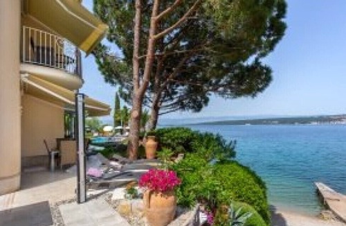 Vantacici Apartment | Villa Palace Clara Apartment 6 island Krk by Villa