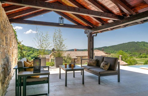 Beram House | Villa Palazza, modern renovated holiday house, where you will find complete peace.