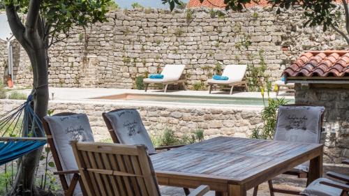 Mali Losinj Villa | Villa Palazzo Limone with pool by Villas Guide