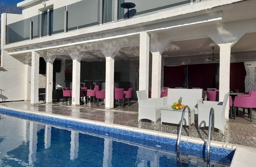 Cista Velika Villa | VILLA PANORAMA-SPORT,POOL&BAR