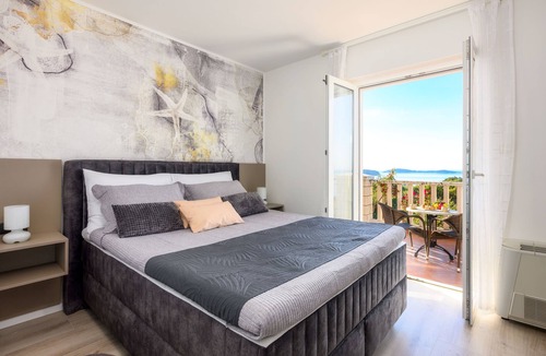 Plat House | Villa Panorama Dubrovnik - Deluxe Double Room with Terrace and Sea View
