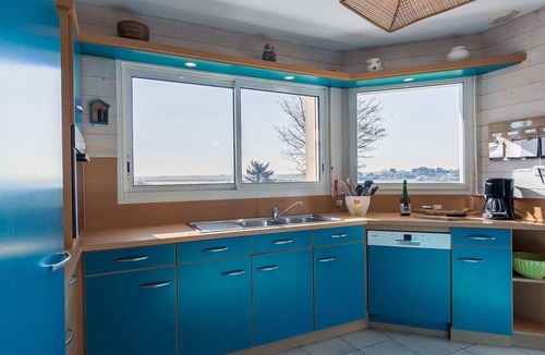 Plouneour-Trez House | Villa Panorama Mer by Interhome