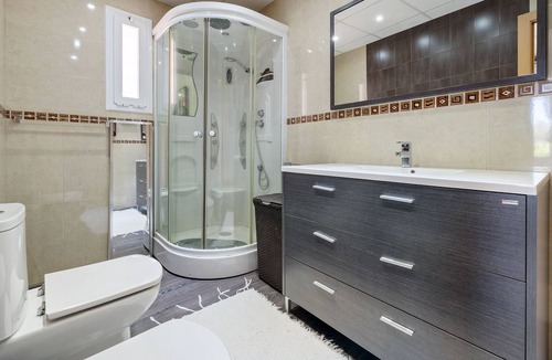 Reus Villa | Villa "Paquita" with Private Pool, Private Terrace & Wi-Fi