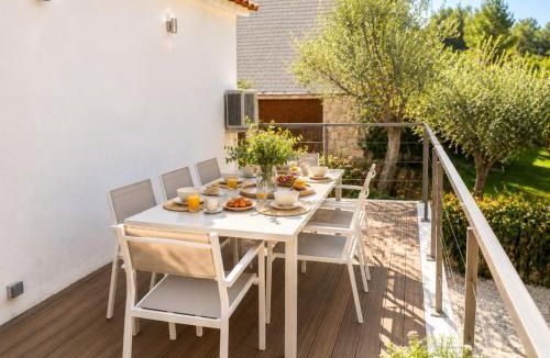 Vallpineda House | VILLA PARADISE SILVIA