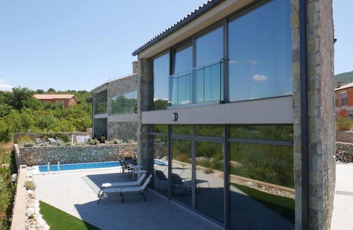 Vrbnik House | Villa Paradise with pool and sea views, beautiful, 7 people