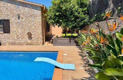 Vidreres Villa | Villa Paraiso - mit riesigem Traumpool