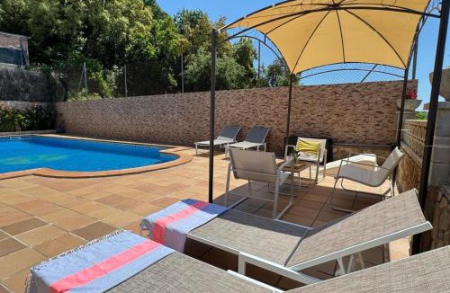 Vidreres Villa | Villa Paraiso - mit riesigem Traumpool