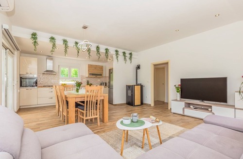 Lovrec Villa | Villa Patria with Media room, heated private pool, Summer kitchen, Gym