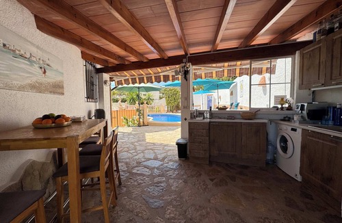 Urbanitzacio la Fustera Villa | Villa Peonia Summary:
