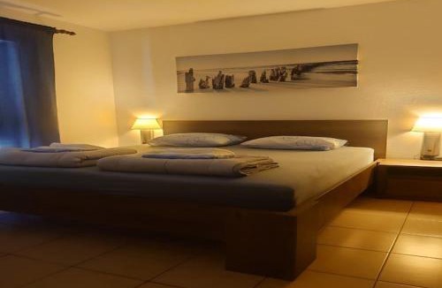 Molunat Apartment | Villa Peragi - Triple Room with Balcony and Private External Bathroom