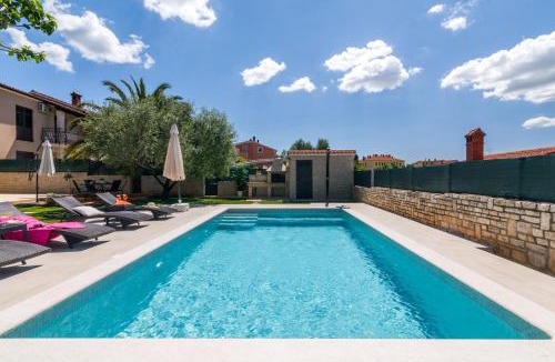 Galizana Villa | Villa Pietra for 6 people near Fažana with sea view - children playground & pet friendly