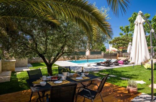 Galizana Villa | Villa Pietra for 6 people near Fažana with sea view - children playground & pet friendly