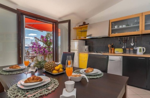Okrug Gornji Apartment | Villa Pinia by Interhome