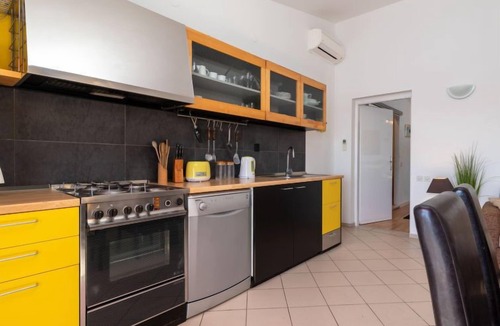 Okrug Gornji Apartment | Villa Pinia by Interhome