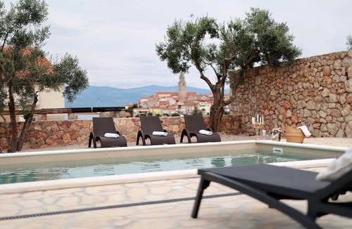 Vrbnik Villa | Villa Pinia with panoramic Seaview and heated swimming pool
