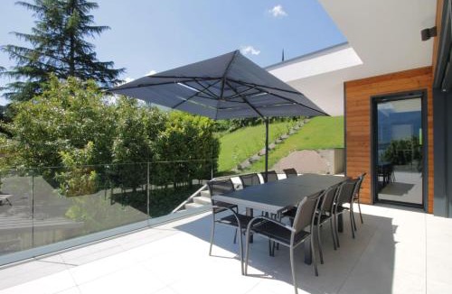 Le Bourget-du-Lac Villa | Villa Piscine chauffée vue et accès lac climatisation