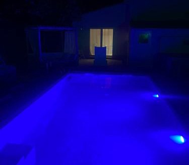 Mudaison Villa | Villa Piscine indépendante sans vis à vis ET un studio sans accès piscine 2 possibilités au choix avec wifi