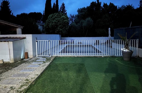 Clarensac Villa | Villa Piscine Netflix