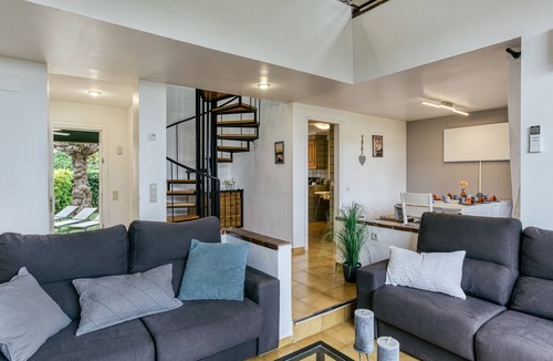 Bon Relax Villa | Villa "Playa" with Shared Pool & Wi-Fi