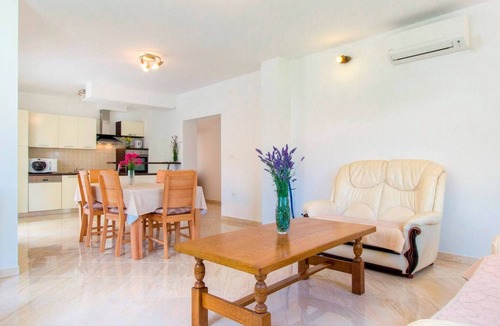 Bristane Villa | Villa Pletikosa - rural villa with outdoor pool
