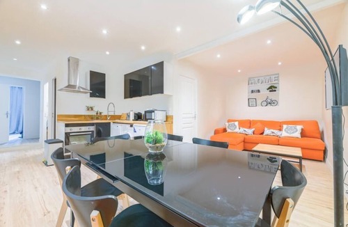 Ternes Apartment | Villa Poncelet-Suite La Vie est Belle- 3 bedrooms, Champs Elysées, with A/C