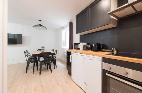 Ternes Apartment | Villa Poncelet-Suite Vétiver- 3 bedrooms, Champs Elysées, A/C, location N°1