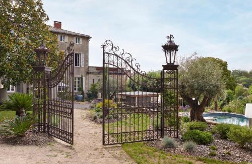 Clisson Villa | Villa Po'Strophe - Bâtiment classé avec piscine