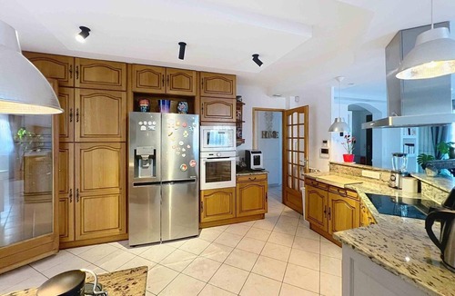 Vic-la-Gardiole House | Villa pool and jacuzzi