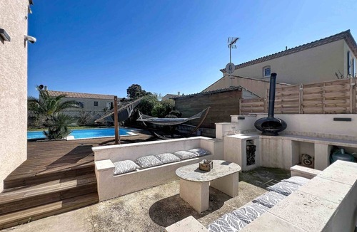 Vic-la-Gardiole House | Villa pool and jacuzzi