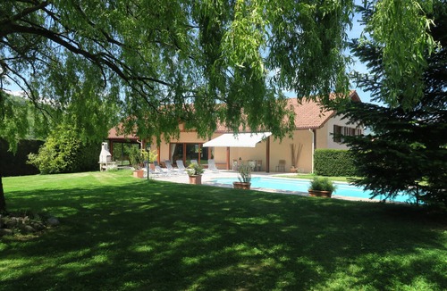 Brie-et-Angonnes House | VILLA + POOL BETWEEN GRENOBLE AND CHAMROUSSE