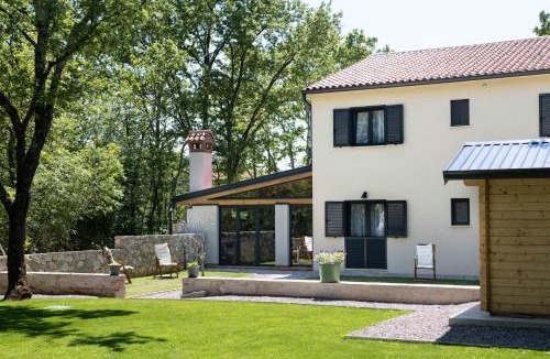 Marceljani Villa | VILLA PORTUM - Heated Pool, Jacuzzi, Sauna, Playground - FAMILY ONLY