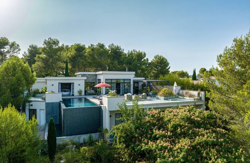 Saint-Gely-du-Fesc Villa | Villa 'Prestigieuse Spa 2 Piscines' with Sea View, Wi-Fi and Air Conditioning