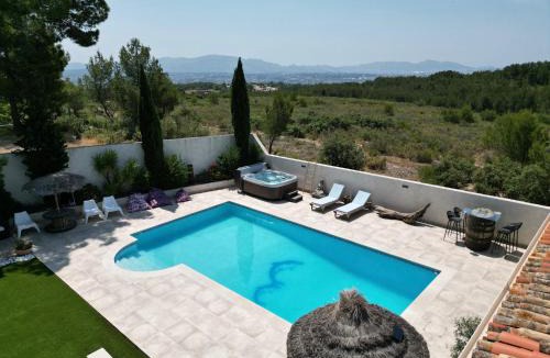 Palama Villa | Villa Prestige 5 étoiles & T1, Piscine, Jacuzzi, cinéma & Vue