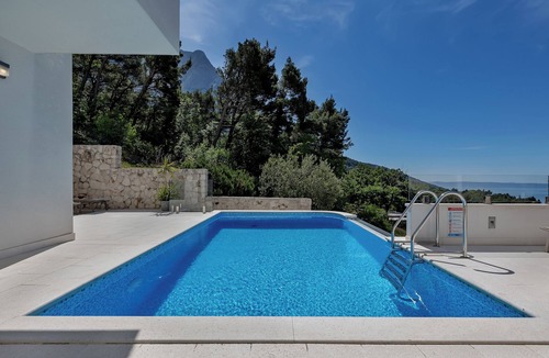 Bast House | Villa Prestige in Bast