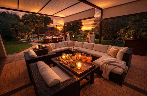 Montcabrier Bed & Breakfast | Villa prestige Piscine jacuzzi écran géant swim up bar