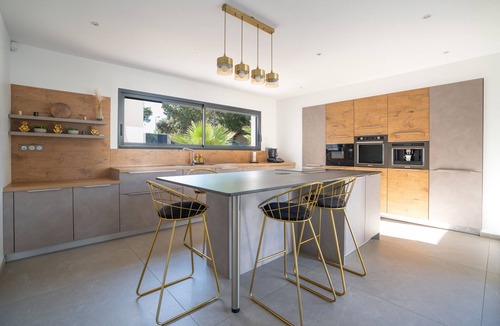 Caremeau Villa | Villa Prestige YourHostHelper