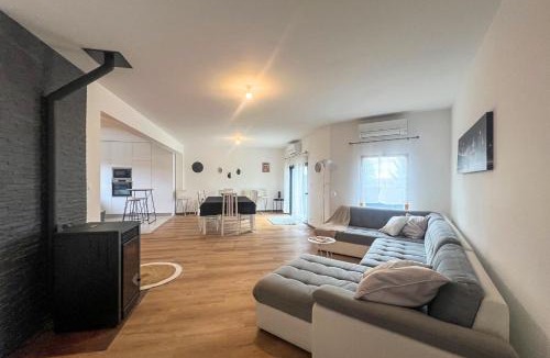Saint-Pierre-de-Boeuf House | Villa Prieur